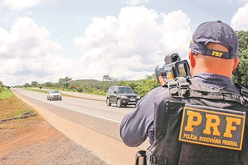 Imagem ilustrativa da imagem No pico da pandemia, PRF promove curso para 650 policiais em SC
