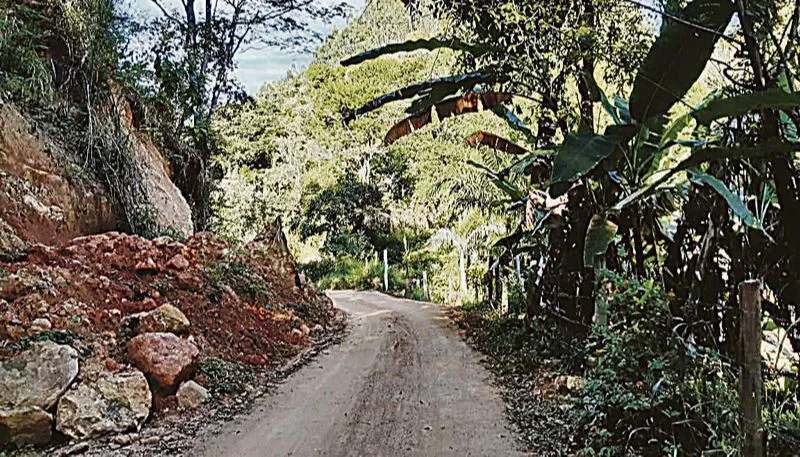 Imagem ilustrativa da imagem Falta de manutenção em estrada da zona rural de Guarapari