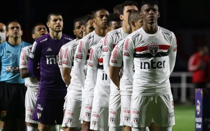 Imagem ilustrativa da imagem São Paulo cobra profissionalismo de clubes após jogo com o Goiás ser adiado