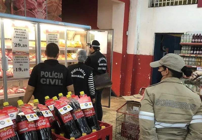 Imagem ilustrativa da imagem Polícia Civil interdita supermercado com produtos vencidos e com indícios de pragas