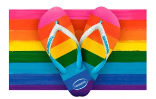 Imagem ilustrativa da imagem Havaianas lança linha global Pride e faz manifesto a favor do amor