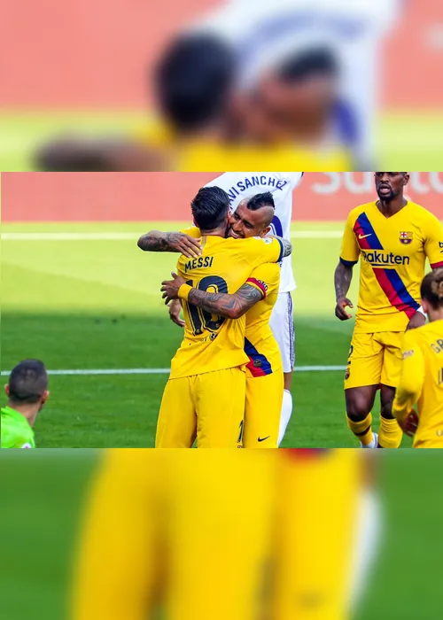 Imagem ilustrativa da imagem Barcelona vence e impede título antecipado do Real Madrid no Espanhol