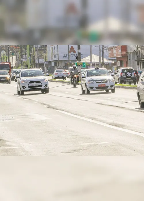 
          Imagem ilustrativa da imagem Maquiagem em via
          