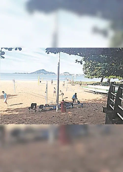 
          Imagem ilustrativa da imagem Campos lotados em Camburi
          