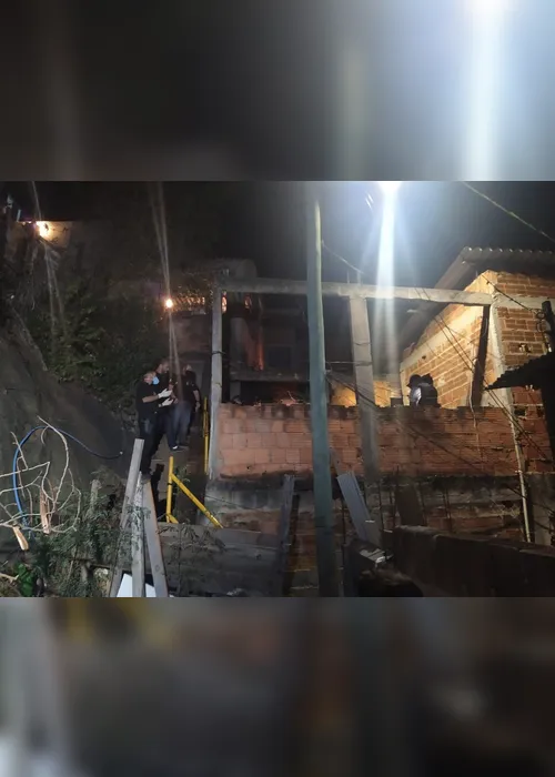 Imagem ilustrativa da imagem Homem e mulher são mortos dentro de casa abandonada em Vitória