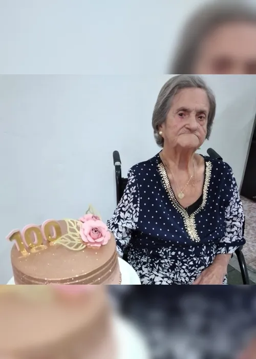 Imagem ilustrativa da imagem Idosa comemora 100 anos e ganha festa na calçada da casa