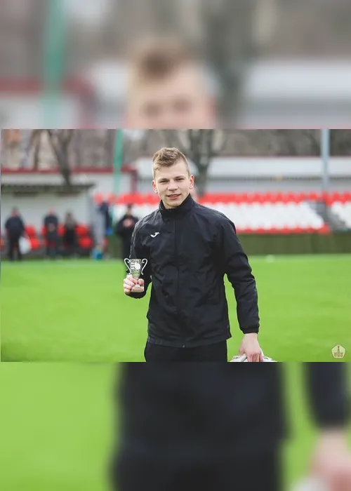 Imagem ilustrativa da imagem VÍDEO | Raio atinge goleiro em campo de futebol