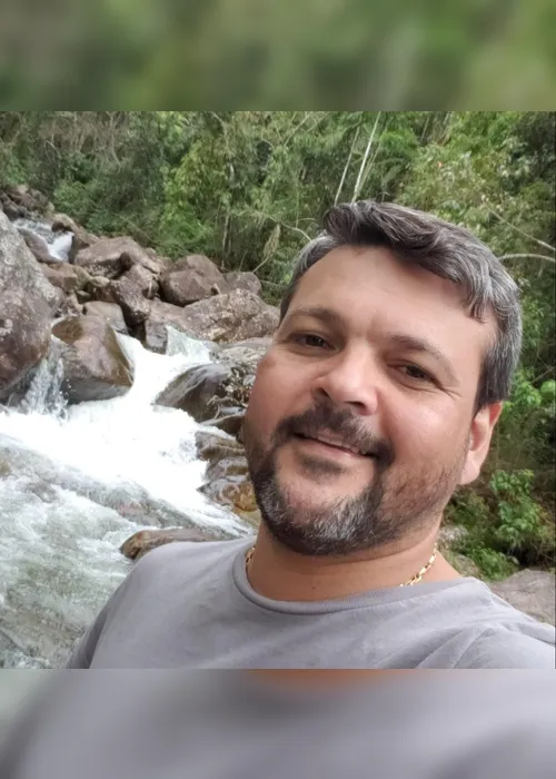 Imagem ilustrativa da imagem Carro usado em assassinato de assessor de deputado é encontrado carbonizado