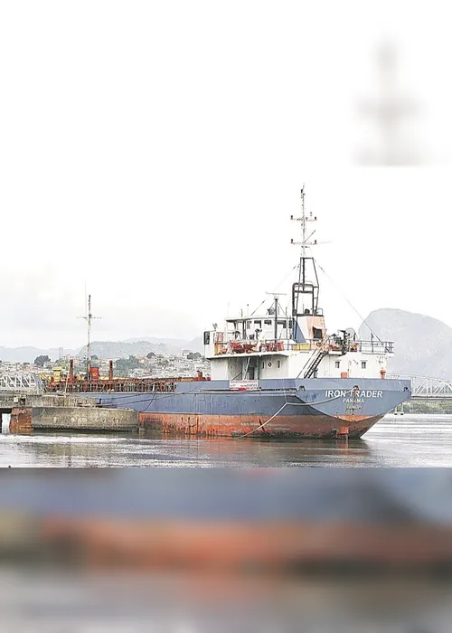 Imagem ilustrativa da imagem Navio turco continua abandonado em Vitória