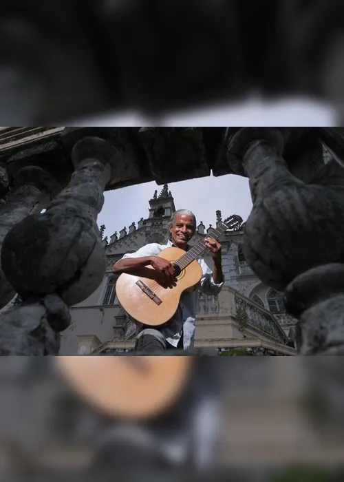 Imagem ilustrativa da imagem Fora das ruas, violonista Elias Belmiro faz show nesta terça-feira