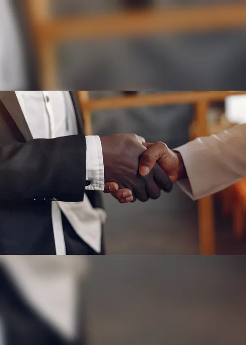 Imagem ilustrativa da imagem Justiça pede extinção de ação contra trainee para candidatos negros do Magazine Luiza
