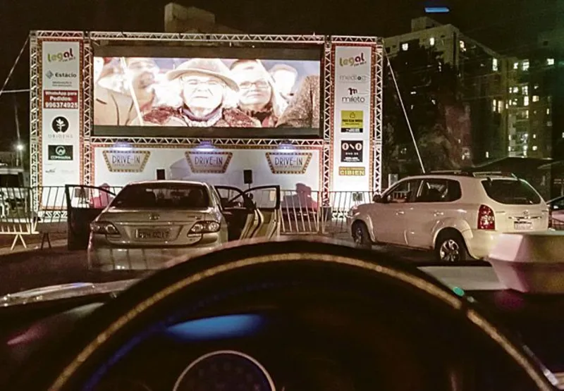 O Circuito Cine Drive-In, em Jardim Camburi, foi o primeiro a adotar essa modalidade em Vitória