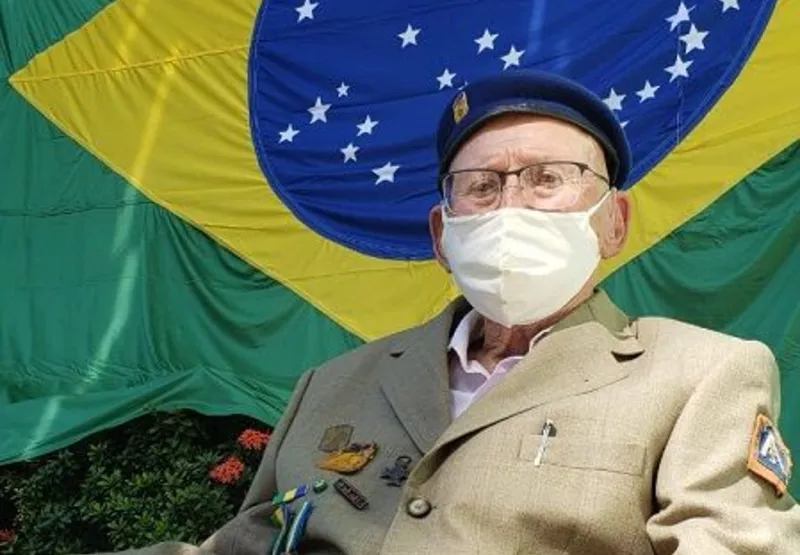 Estevão Covre completou 99 anos com direito a festa e homenagens do Exército Brasileiro