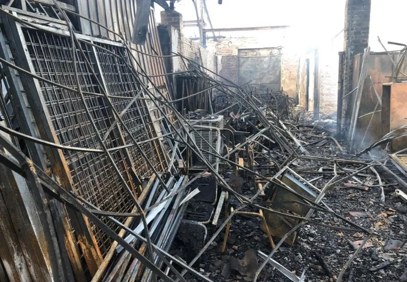O incêndio que destruiu os testes aconteceu na madrugada de sábado (11).