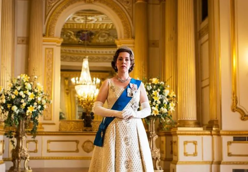 Olivia Colman interpreta a Rainha Elizabeth II em “The Crown”, na 3ª temporada da série exibida pela Netflix