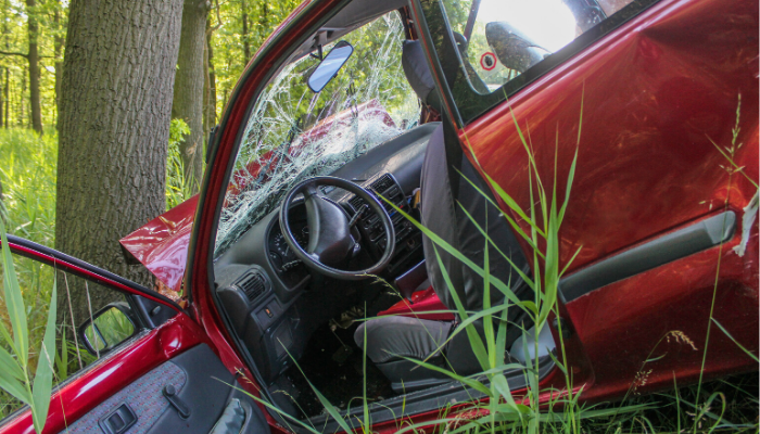 Acidente envolvendo carro (Foto: Freepik)