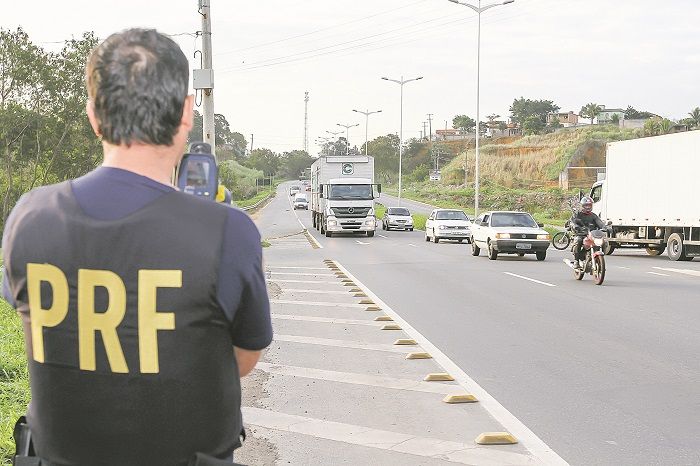 Agente da Polícia Rodoviária Federal: pedido para abrir o concurso está em análise no Ministério da Economia (Foto: Antonio Cosme - 08/07/2016)