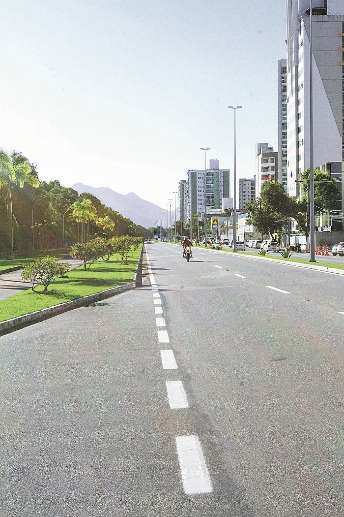 Avenida Norte-Sul, em Jardim Camburi, Vitória: interdição será do posto Ipiranga ao Shopping Norte-Sul, no sentido Praia de Camburi (Foto: Dayana Souza - AT)