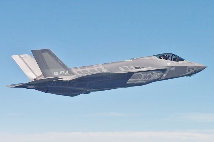 F-35, de fabricação americana, reforça a capacidade militar japonesa (Foto: Força Aérea do Japão)