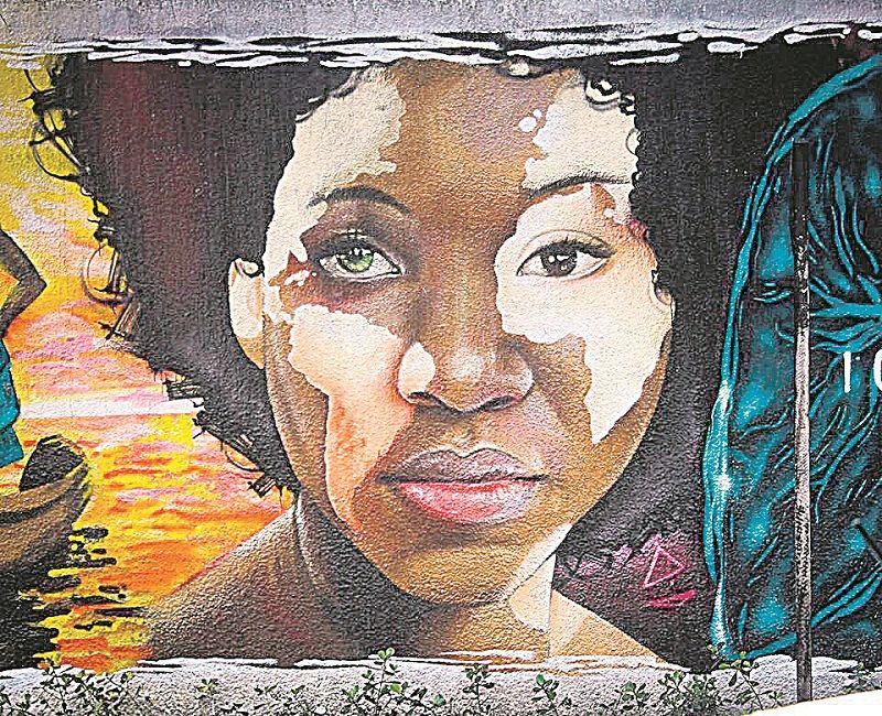 Mural em Vitória ilustra o diário de bordo dos Médicos sem Fronteiras, para o tratamento de HIV e tuberculose. (Foto: Acervo pessoal)