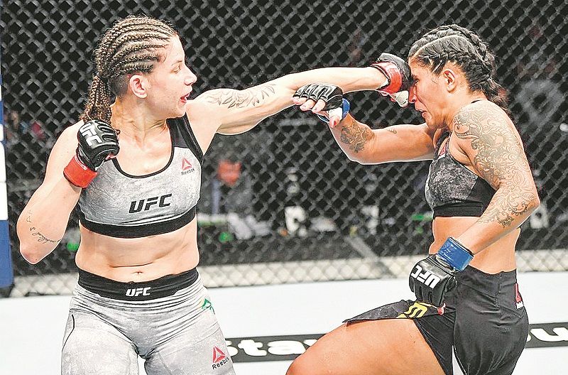 Capixaba Karol Rosa vence luta no UFC (Foto: Getty Images)