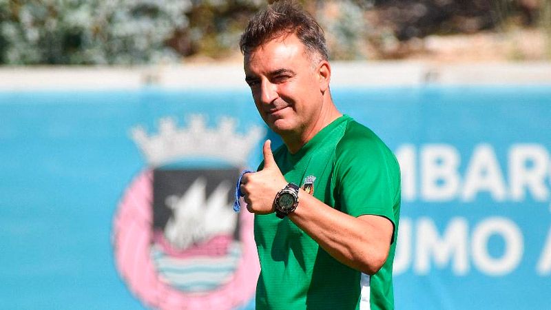 Carlos Carvalhal fechou com o Braga, de Portugal (Foto: Reprodução / Twitter)