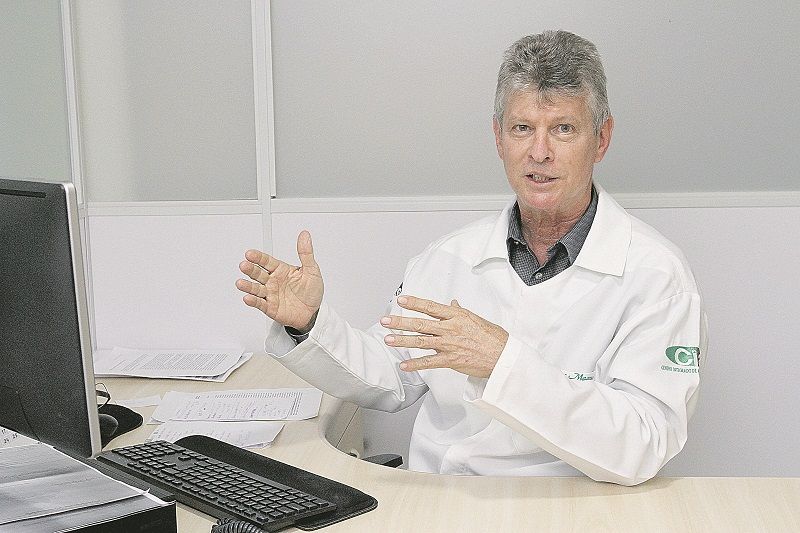 Carlos Magno Dalapicola, representante do Conselho Federal de Medicina no Estado (Foto: Leone Iglesias/AT)