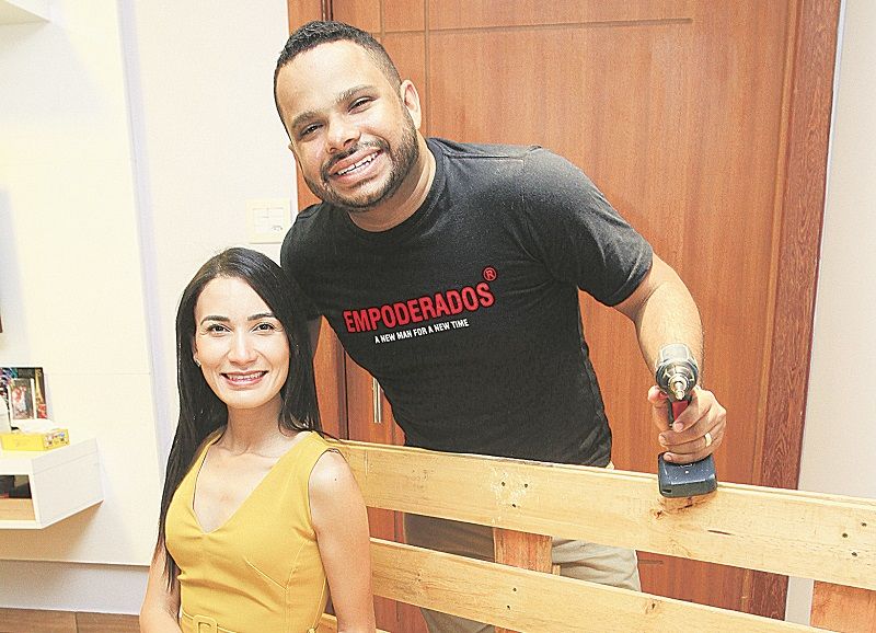 Renata e Eduardo aproveitaram o isolamento para fazer atividades juntos (Foto: Dayana Souza/AT)