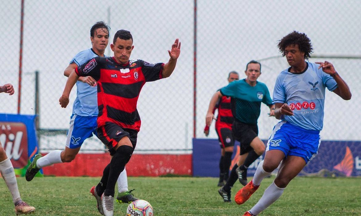 A noite será de Clássico dos Maiorais, no Amigão, em Campina Grande: o Treze encara o Campinense (Foto: Reprodução/ Twitter Campinense Clube)