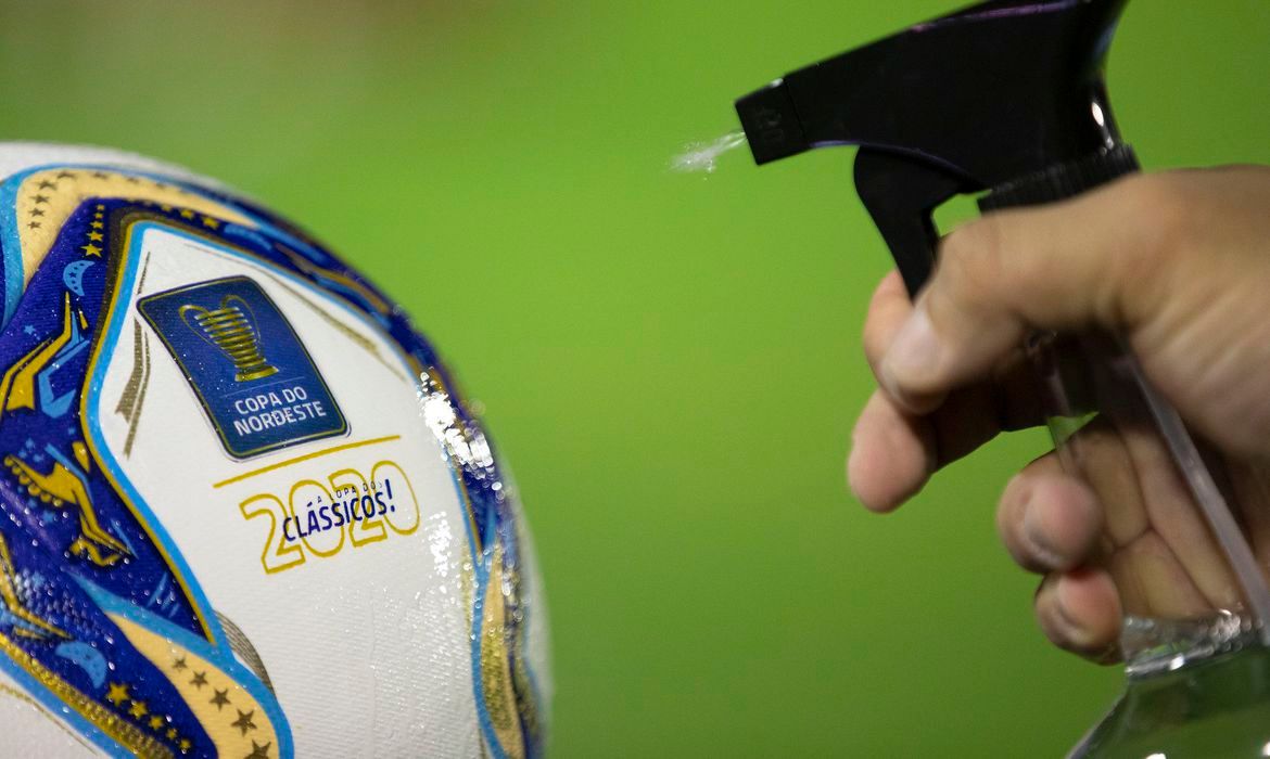Bola usada na Copa do Nordeste (Foto: Lucas Figueiredo/ CBF)