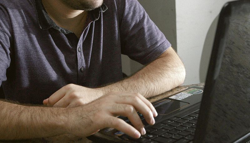 Darkweb é a parte oculta da internet na qual agem os pedófilos mais procurados pela Interpol no mundo (Foto: Fábio Vicentini / AT - 04/11/2016)
