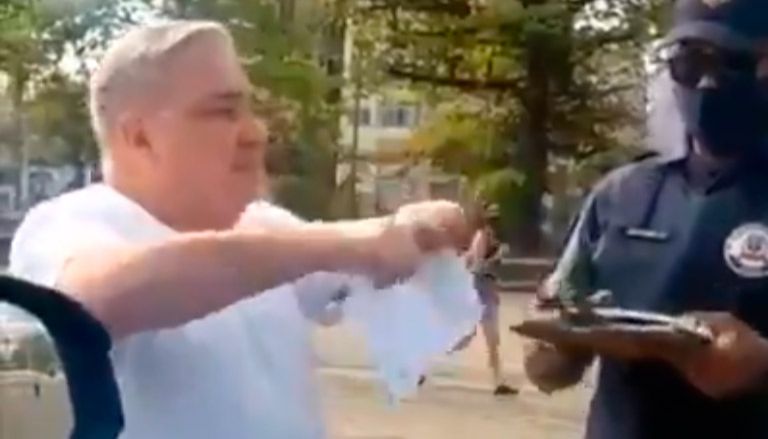 Toda a ação do desembargador Eduardo Siqueira foi registrada em vídeo (Foto: Reprodução / Redes Sociais)