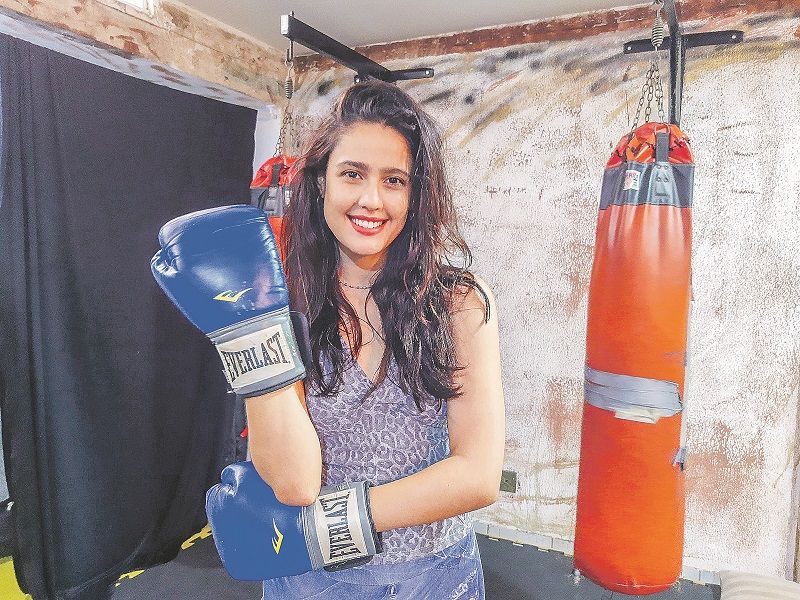 Stella desfila em diversos países, mas não deixa o boxe de lado (Foto: Divulgação)