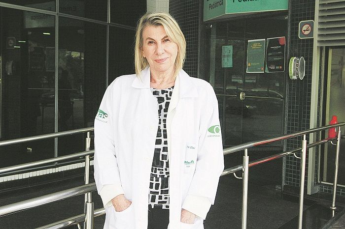 Coordenadora de UTIs, Eliana Caser explica que é fundamental ter equipe altamente treinada e multiprofissional (Foto: Kadidja Fernandes - 31/03/2020)