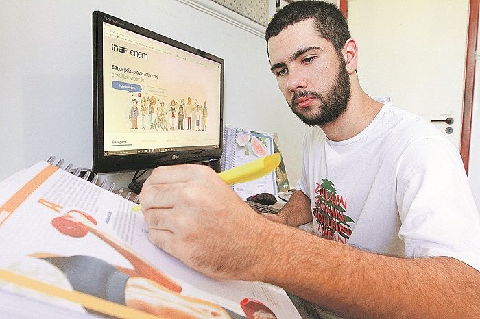 Estudante de pré-vestibular João Miguel Zouain, de 20 anos (Foto: Beto Morais/AT)