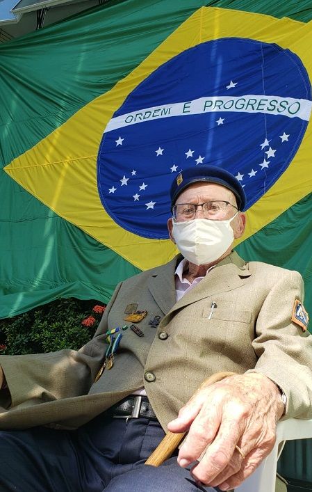 Estevão Covre completou 99 anos com direito a festa e homenagens do Exército Brasileiro (Foto: Divulgação)