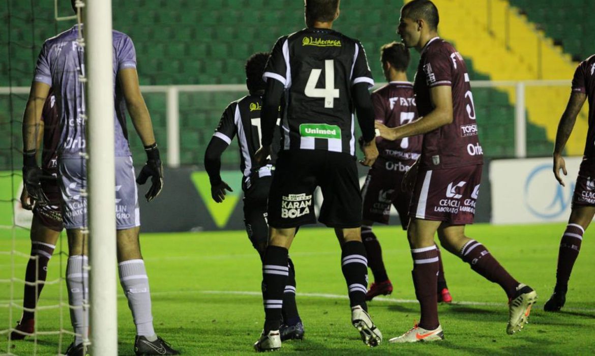 Juventus liquida Figueirense no fim e avança à semi do Catarinense (Foto: Patrick Floriani/ FFC)