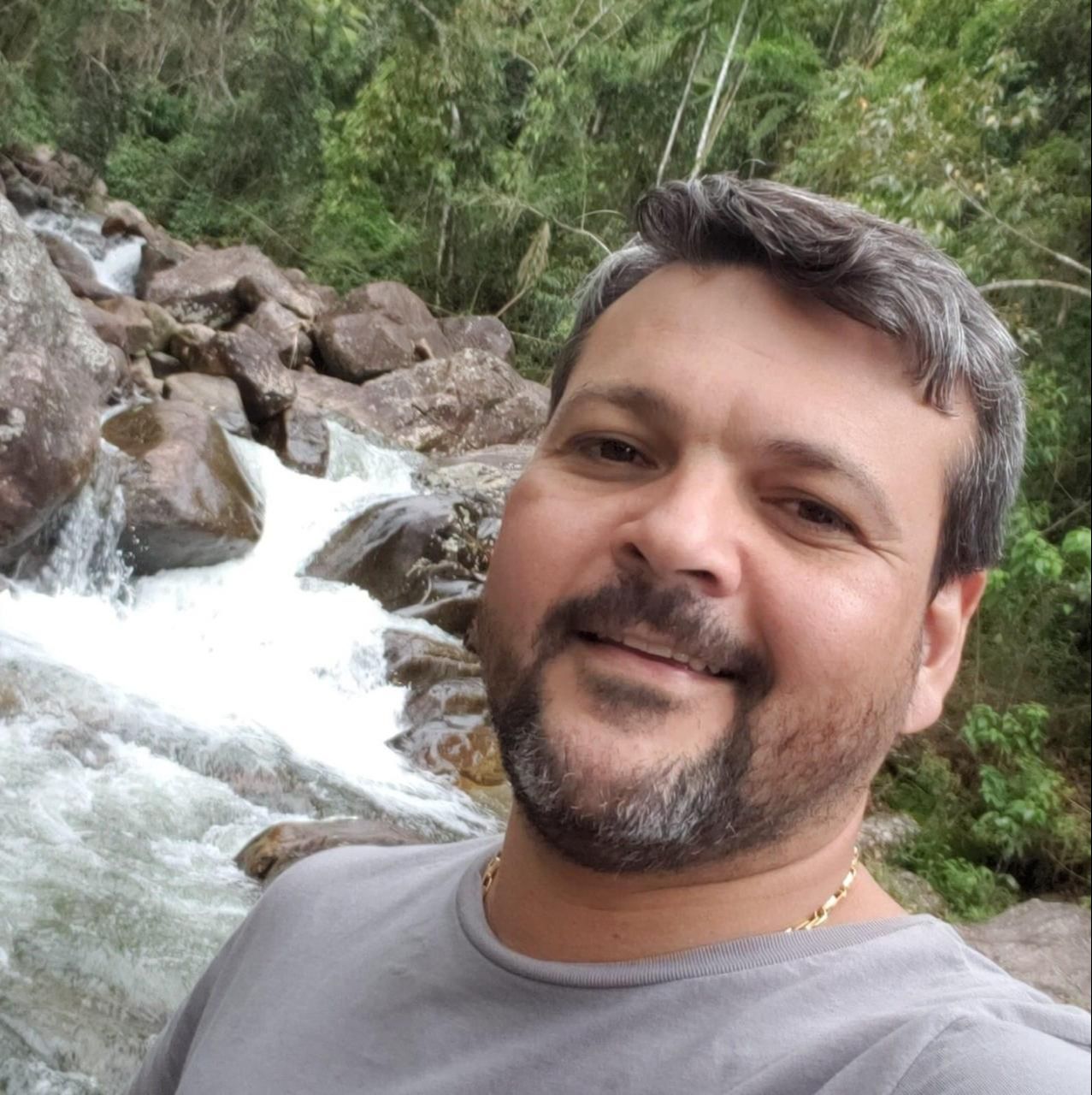 O policial militar da reserva e advogado Mário do Carmo Morandi foi morto com cerca de 9 tiros, segundo testemunhas. (Foto: Reprodução/Facebook)