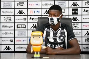 Matheus Babi (Foto: Twitter / Botafogo)