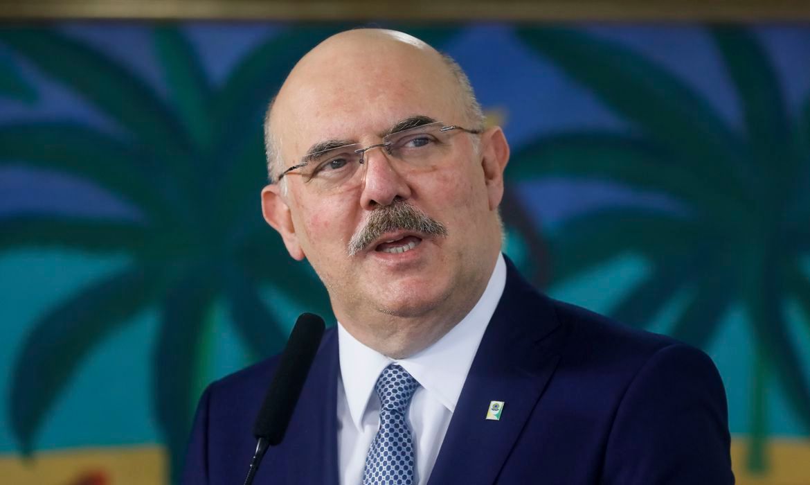 Milton Ribeiro fez o pedido ao novo ministro da Saúde (Foto: Isac Nóbrega/PR)