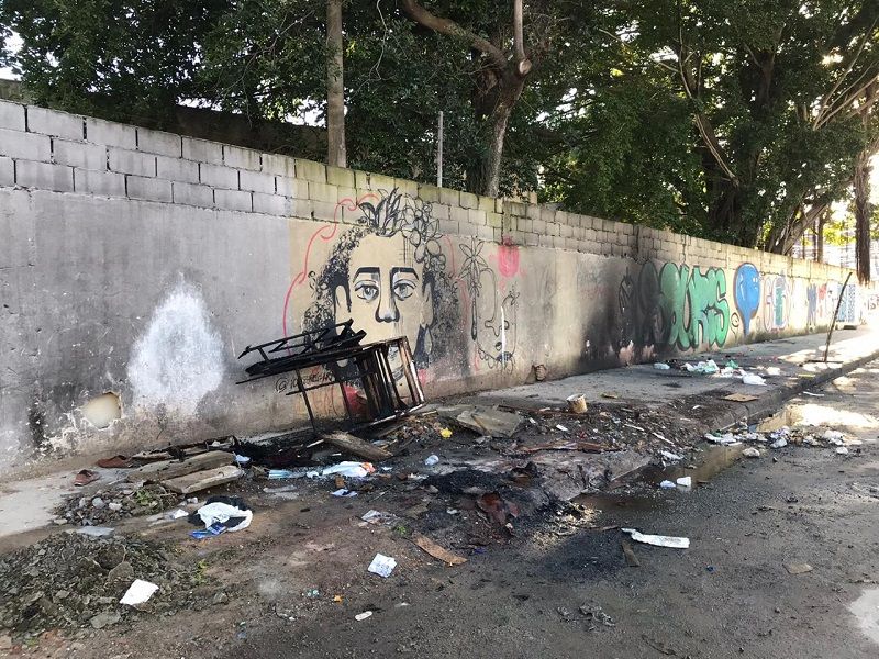 Local onde morador de rua dormia e foi queimado em Itararé, Vitória. (Foto: Jaciele Simoura)