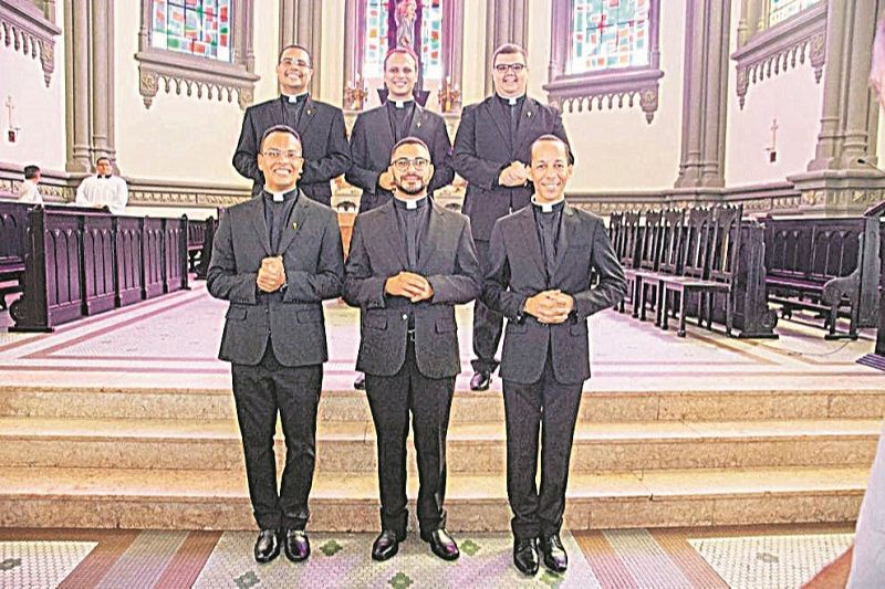 Alexandre de Souza, Rafael Nascimento, Ricardo Passamani, Rodrigo Chagas, Tárcio Siqueira e Zaelton Nascimento (Foto: Divulgação/ Arquidiocese de Vitória)
