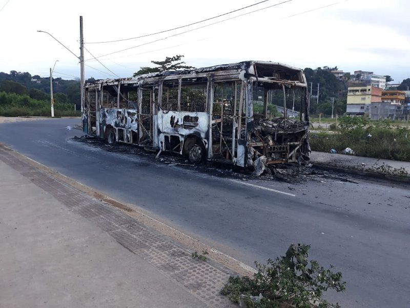 Ônibus incendiado em Itacibá, Cariacica (Foto: Divulgação)