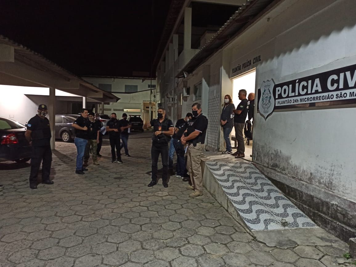 Dez pessoas foram presas na Operação Barra Limpa (Foto: Divulgação/ PCES)