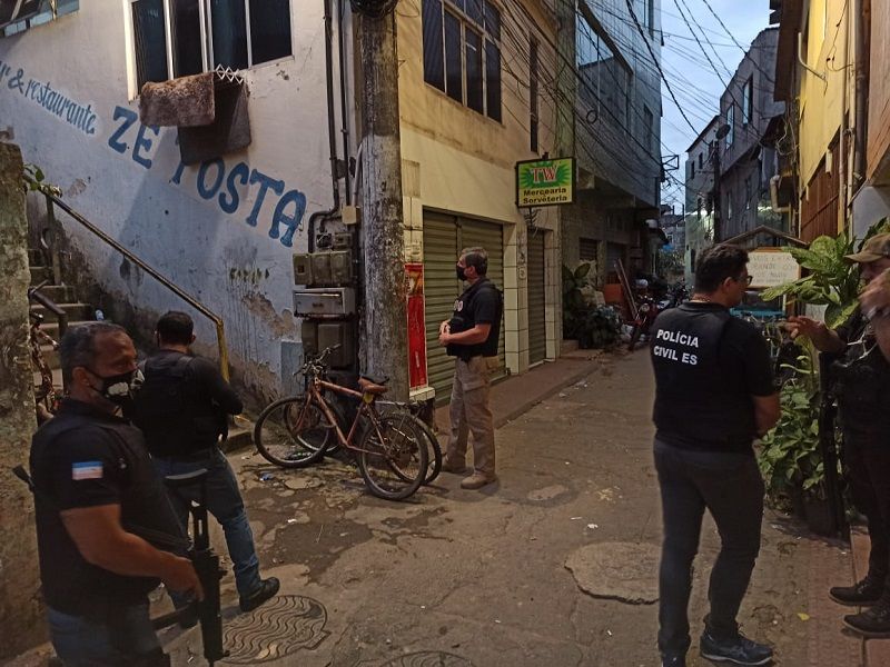 Policiais cumprem mandados da 9ª fase da Operação Caim. (Foto: Divulgação/Sesp)