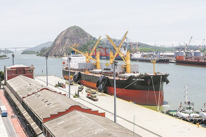 Porto de Vitória é administrado pela estatal que tem 300 funcionários diretos e mais 60 comissionados (Foto: Leonardo Bicalho — 28/11/2016)