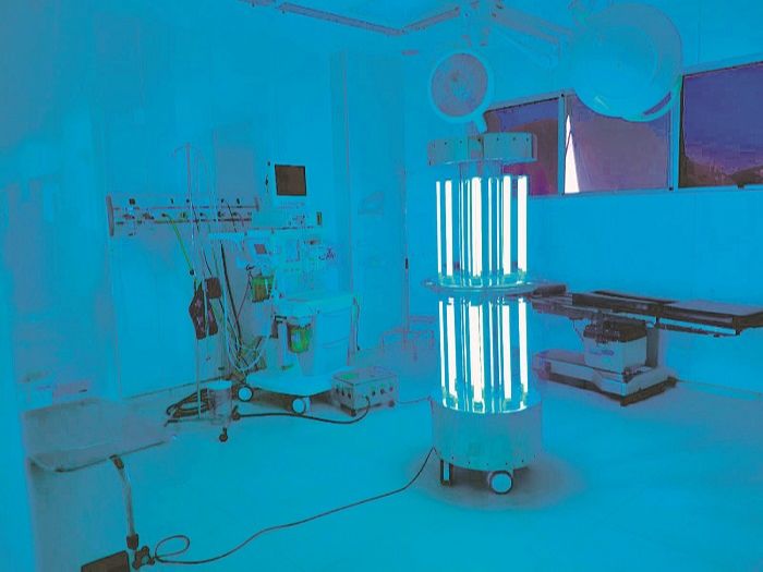 Equipamento usa radiação ultravioleta para desinfecção de área hospitalar (Foto: Divulgação)