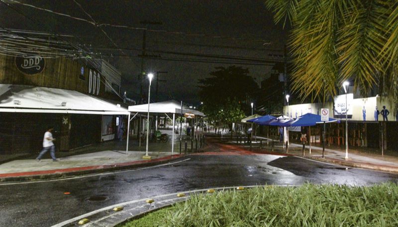 Triângulo das Bermudas: bares fechados (Foto: Leone Iglesias — 07/05/2020)