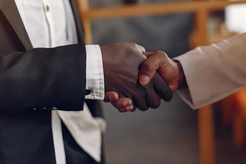 Reserva de vagas para candidatos negros está em discussão no TSE (Foto: Freepik)