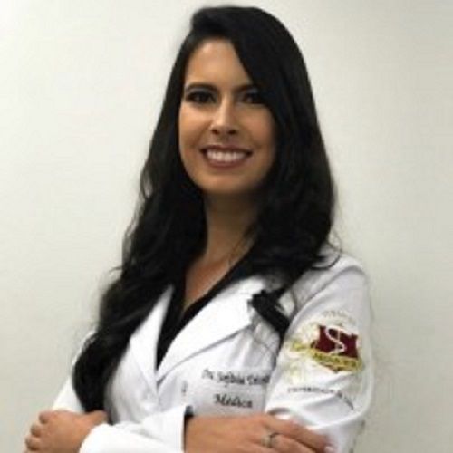 Médica foi a primeira voluntária a receber vacina (Foto: Reprodução LinkedIn)